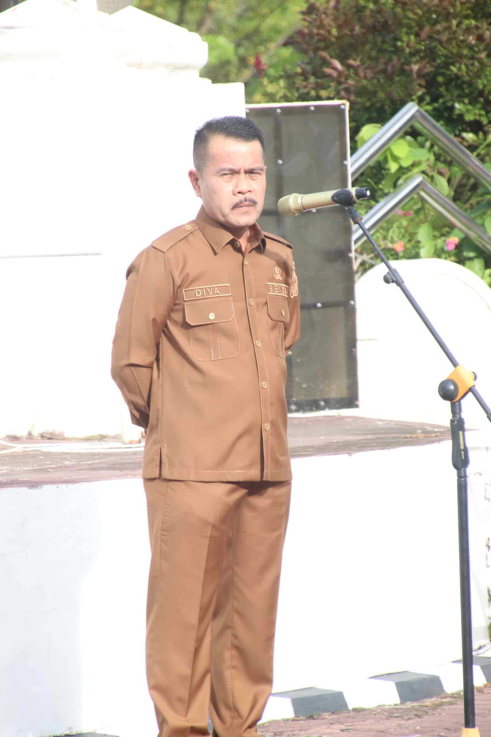 Sekda Aceh Selatan Tegaskan Pentingnya Disiplin dan Dedikasi ASN saat Pimpin Apel Gabungan