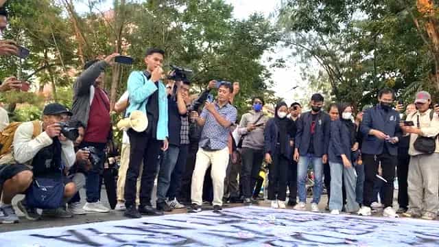 Rupiah Makin Terpuruk, Mahasiswa Ultimatum Pemerintah 18 Hari atau “Reformasi Jilid 2”