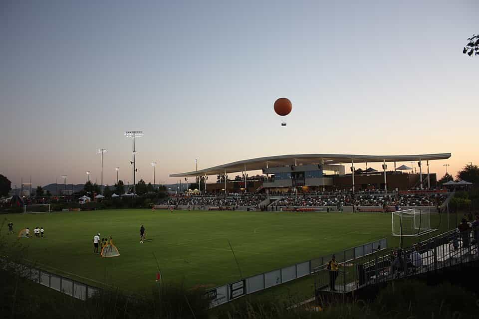 Stadion sepak bola