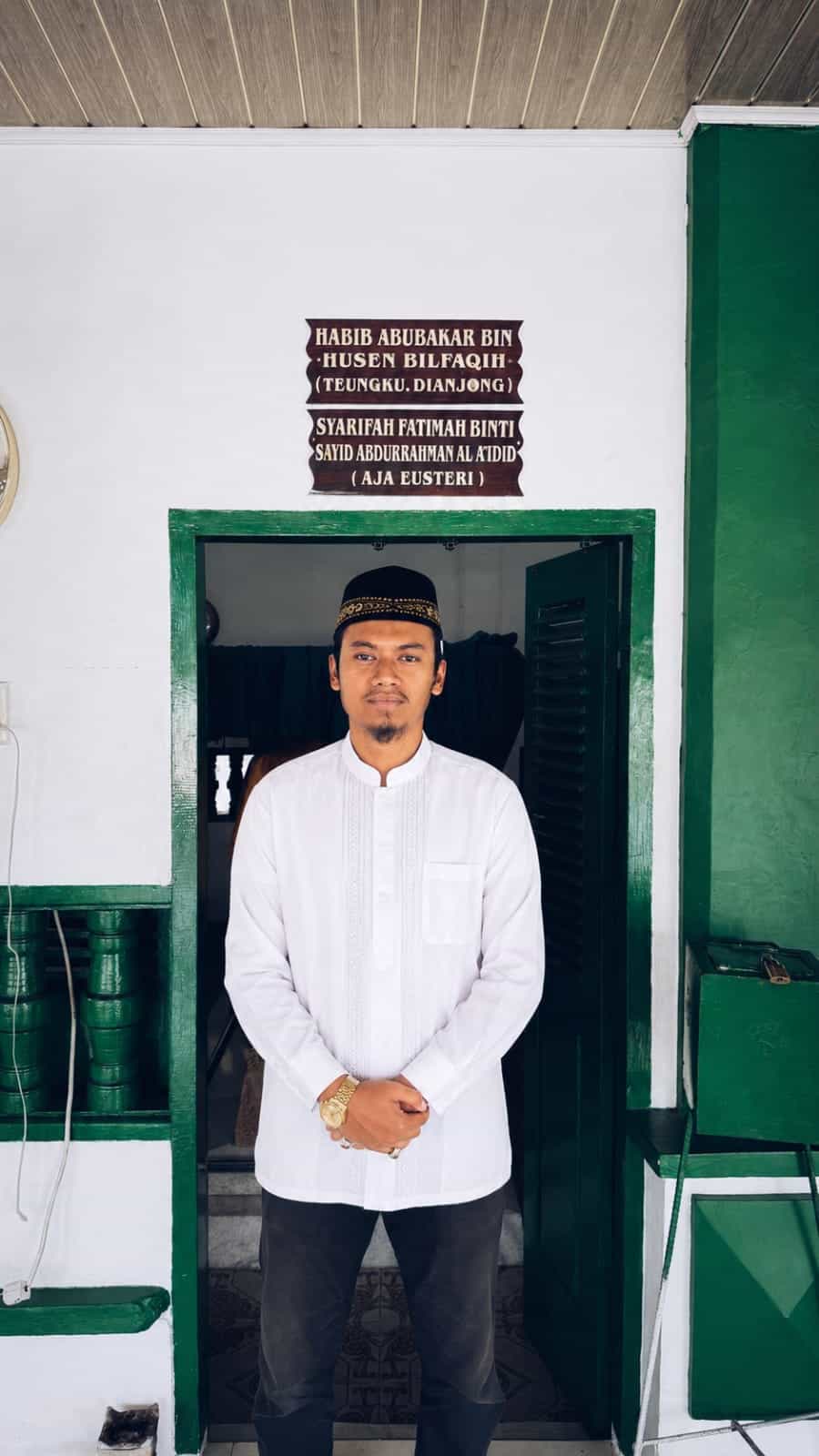 Hukum Tidak Boleh Berlutut kepada Kekuasaan