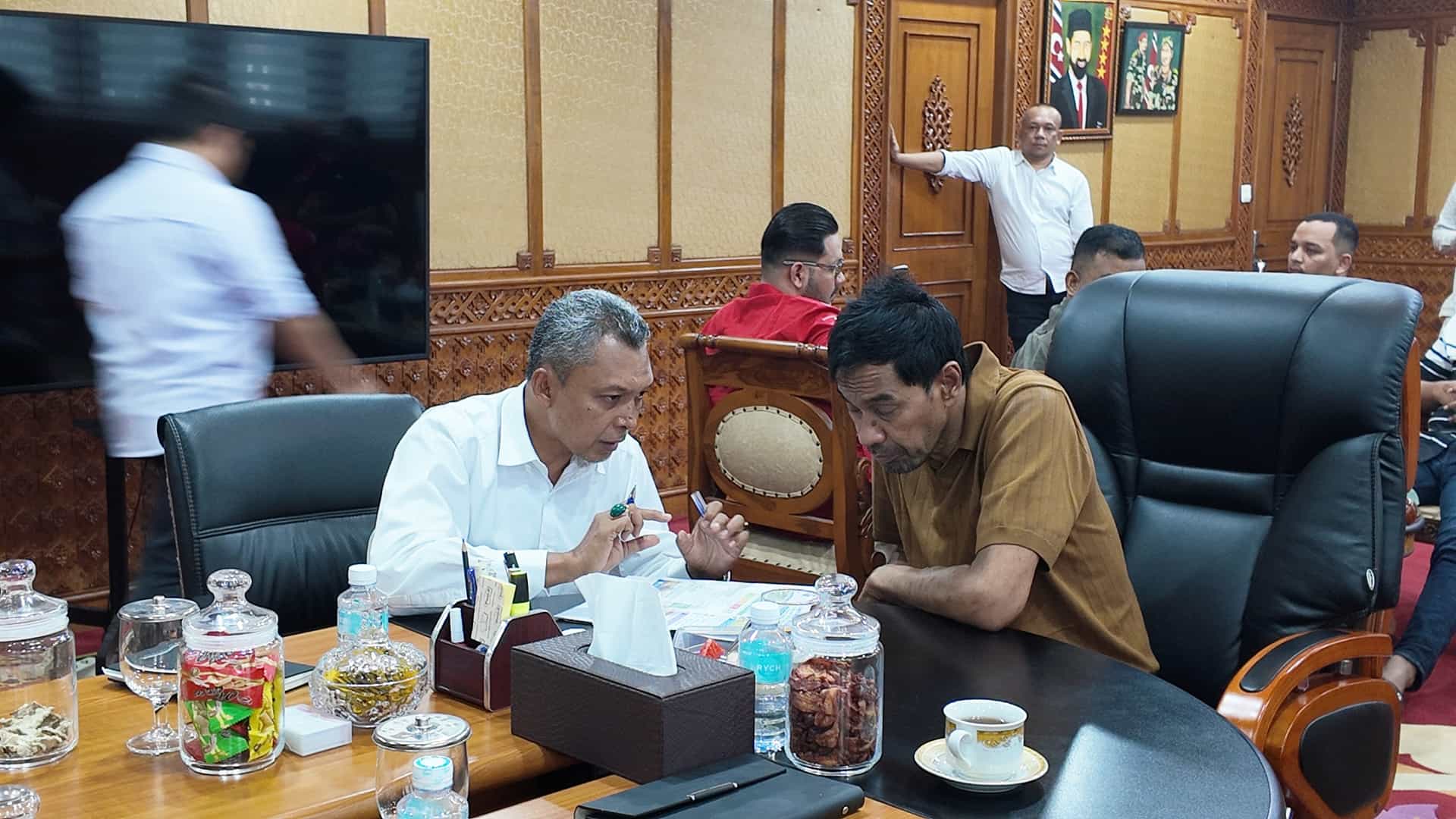 Gubernur Mualem Instruksikan Distanbun Pacu Pemulihan Petani dan Sawah Rusak