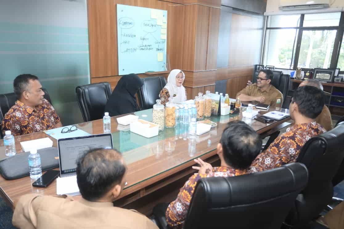 Terima Kepala BKKBN Aceh, Plt Sekda Taufik Tegaskan Dukungan Perubahan Nomenklatur dan Penyelarasan Data