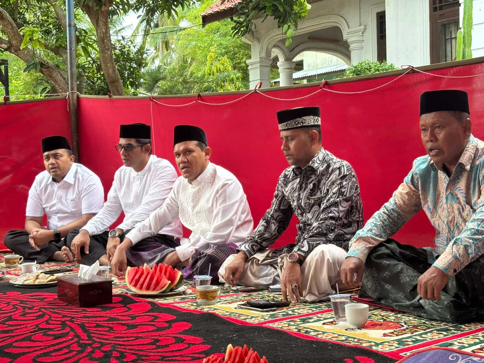 Wagub Dek Fadh Bertakziah ke Rumah Duka Ibunda Tgk. Muharuddin di Aceh Utara