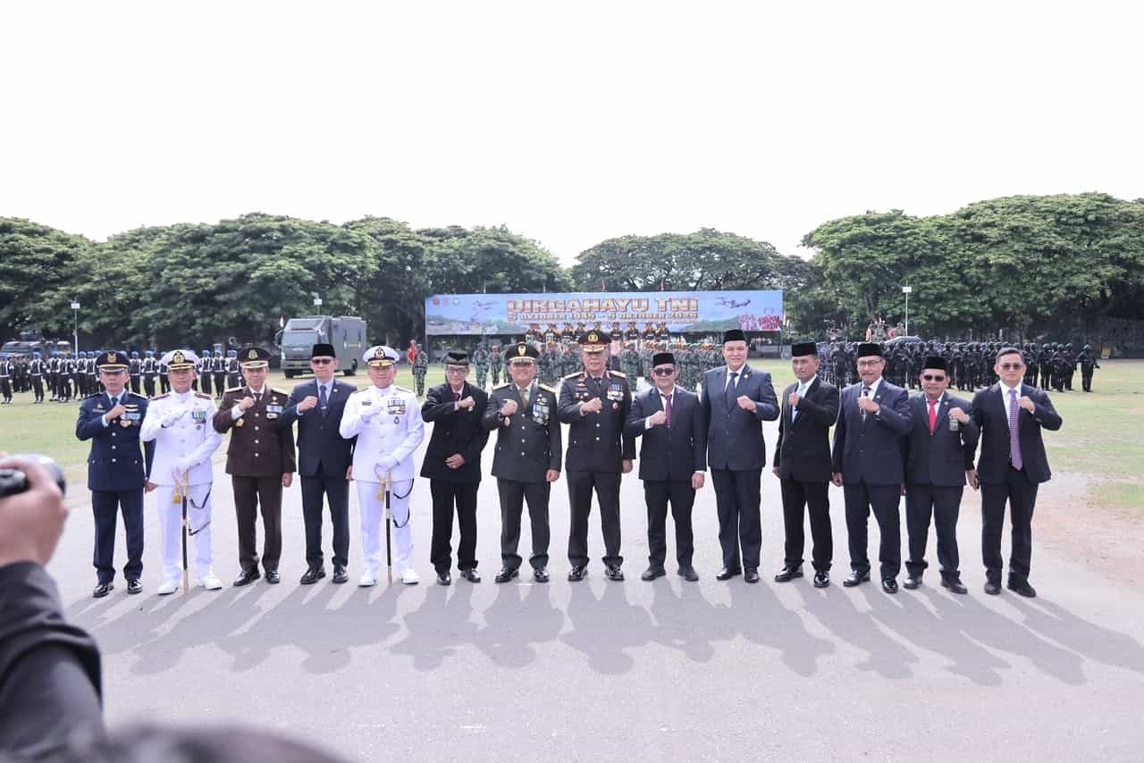 Plt. Sekda Aceh Hadiri Upacara HUT ke-81 TNI di Banda Aceh