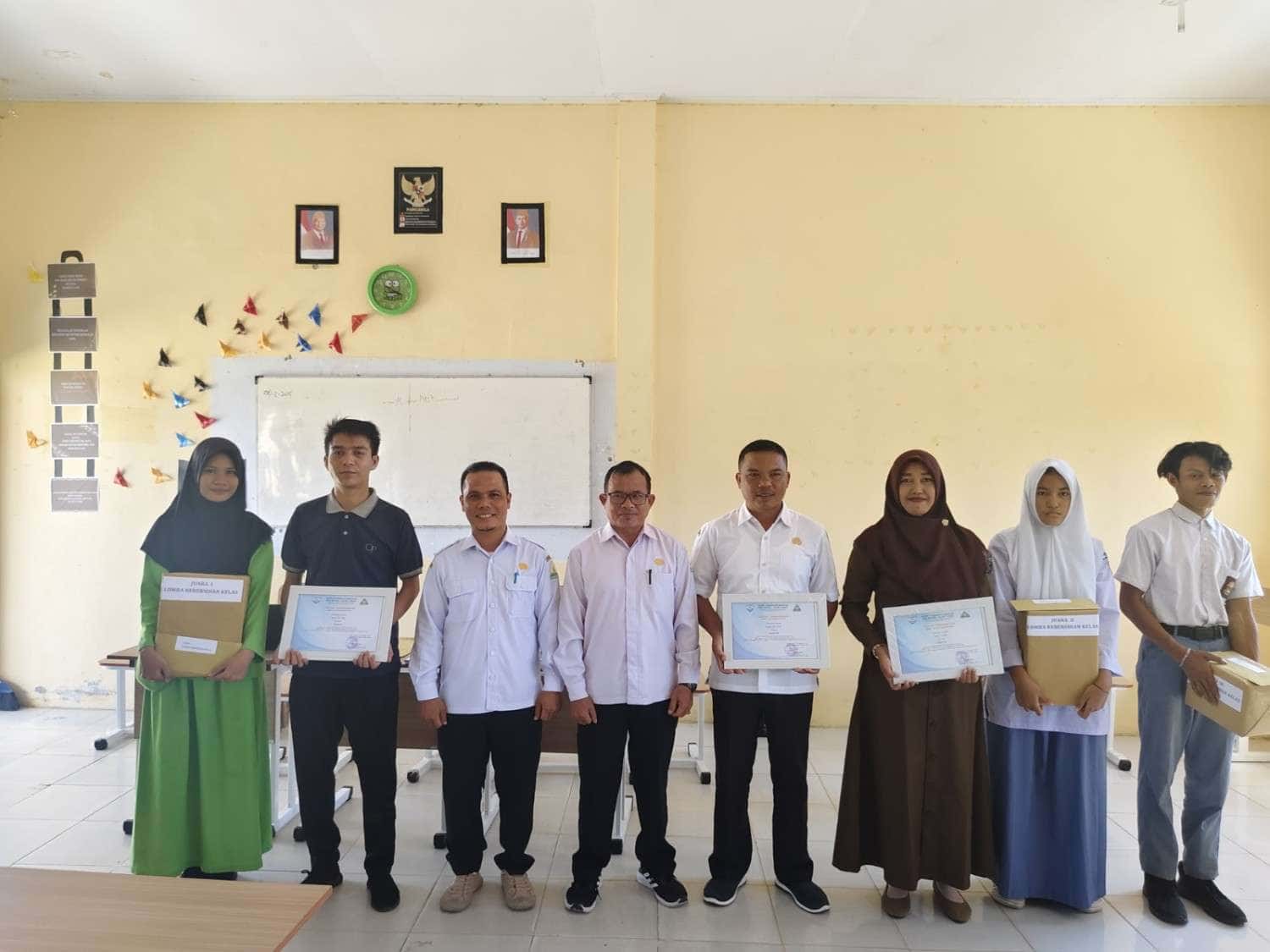SMKN 1 Kluet Timur Aceh Selatan Gelar Lomba Kebersihan Kelas 