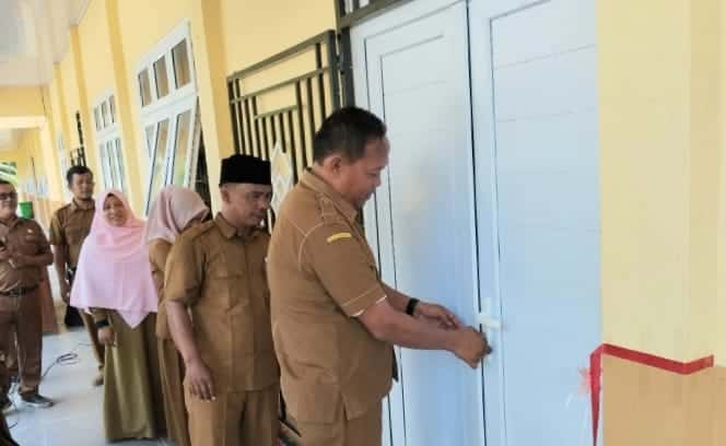 Kacabdisdik Aceh Selatan Tepung Tawari Gedung Baru SMAN 2 Kluet Timur