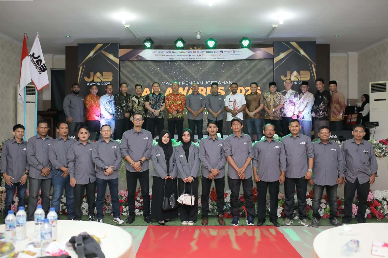 Tokoh dan Intansi di Aceh Barat Terima Sejumlah Penghargaan JAB Award 2025