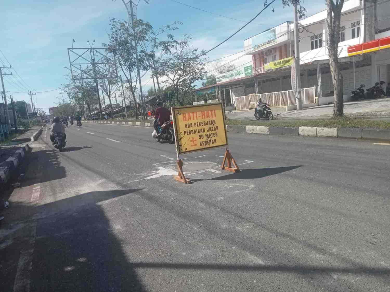 Terima Laporan Dari Warga, PUPR Aceh Barat ,Perbaiki Jalan Nasional Yang Rusak