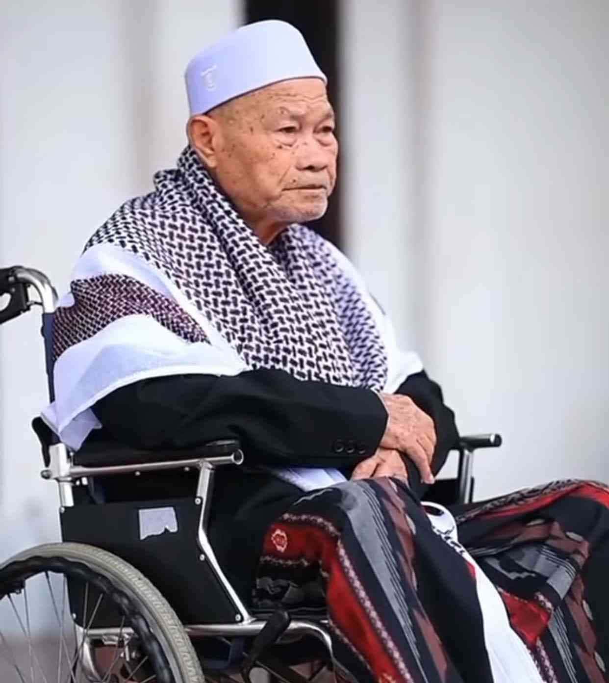 Bumi Aceh Berduka,Ulama Karismatik Aceh Abu Kuta Krueng, Tutup Usia
