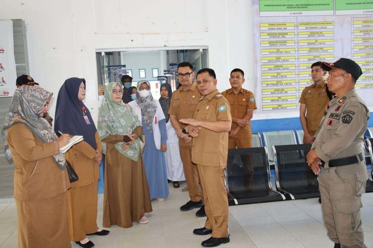 Menyala , Wabup Sidak Kantor Camat Dan Puskesmas