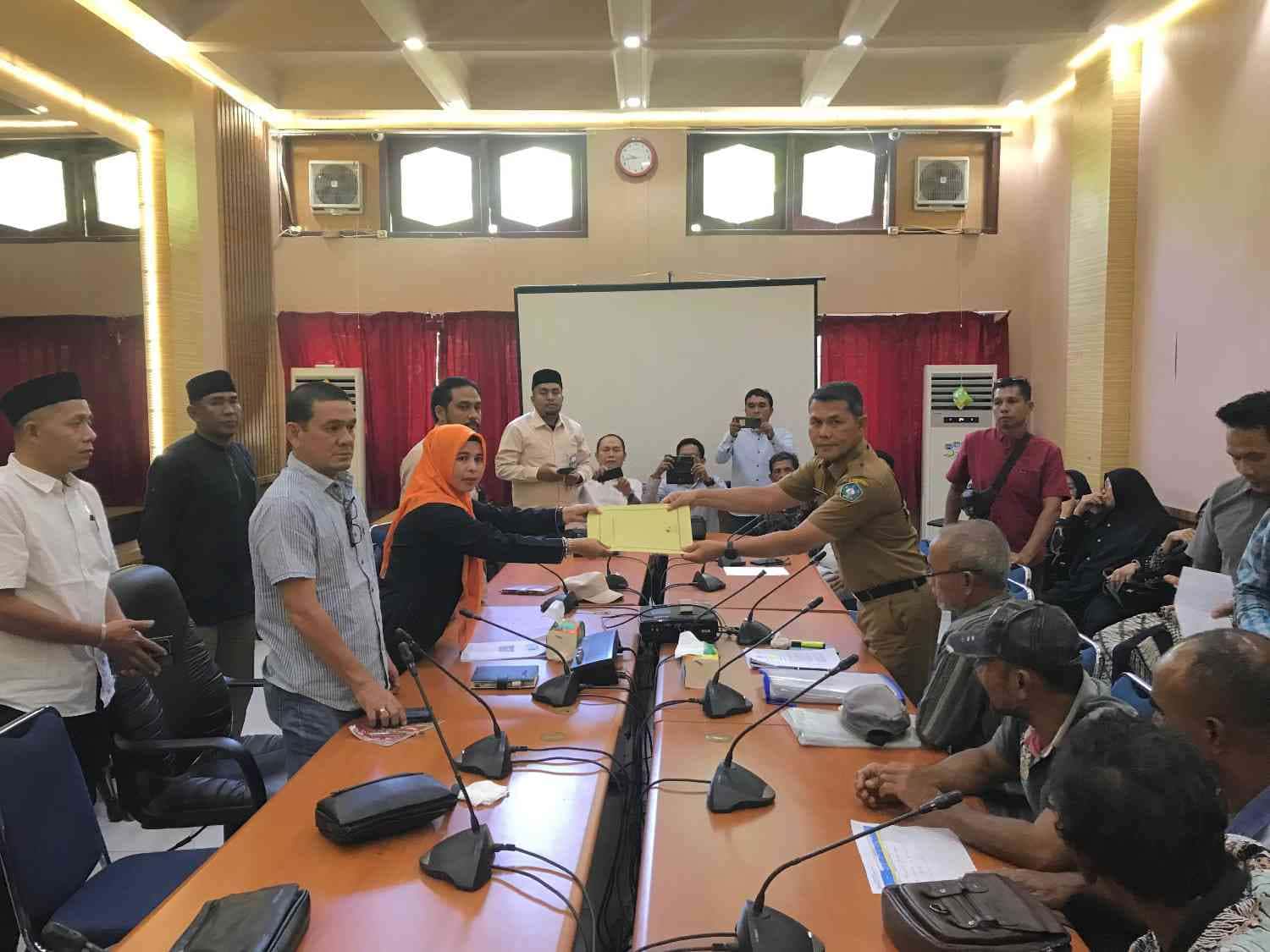 Lakukan Hearing Ke DPRK, Ini Tuntutan Warga Kuta Trieng Labuhan Haji Barat
