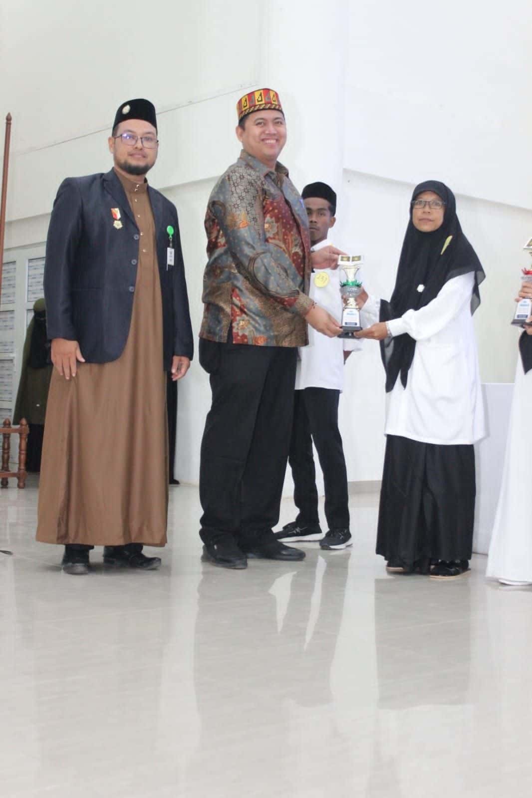 Raih “Politisi Muda Penggerak Kader Al Quran dan Pejuang Syariat”, Tuanku Ucapkan Terima Kasih
