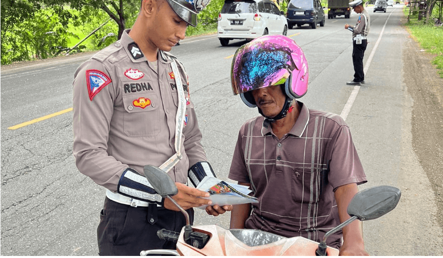 Sat Lantas Polres Aceh Besar Laksanakan Patroli Rutin dan Hunting Dalam Rangka Operasi Patuh Seulawah 2025