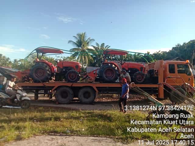 Minim Unit, Petani di Kluet Utara Terpaksa Sewa Traktor dari Luar Daerah