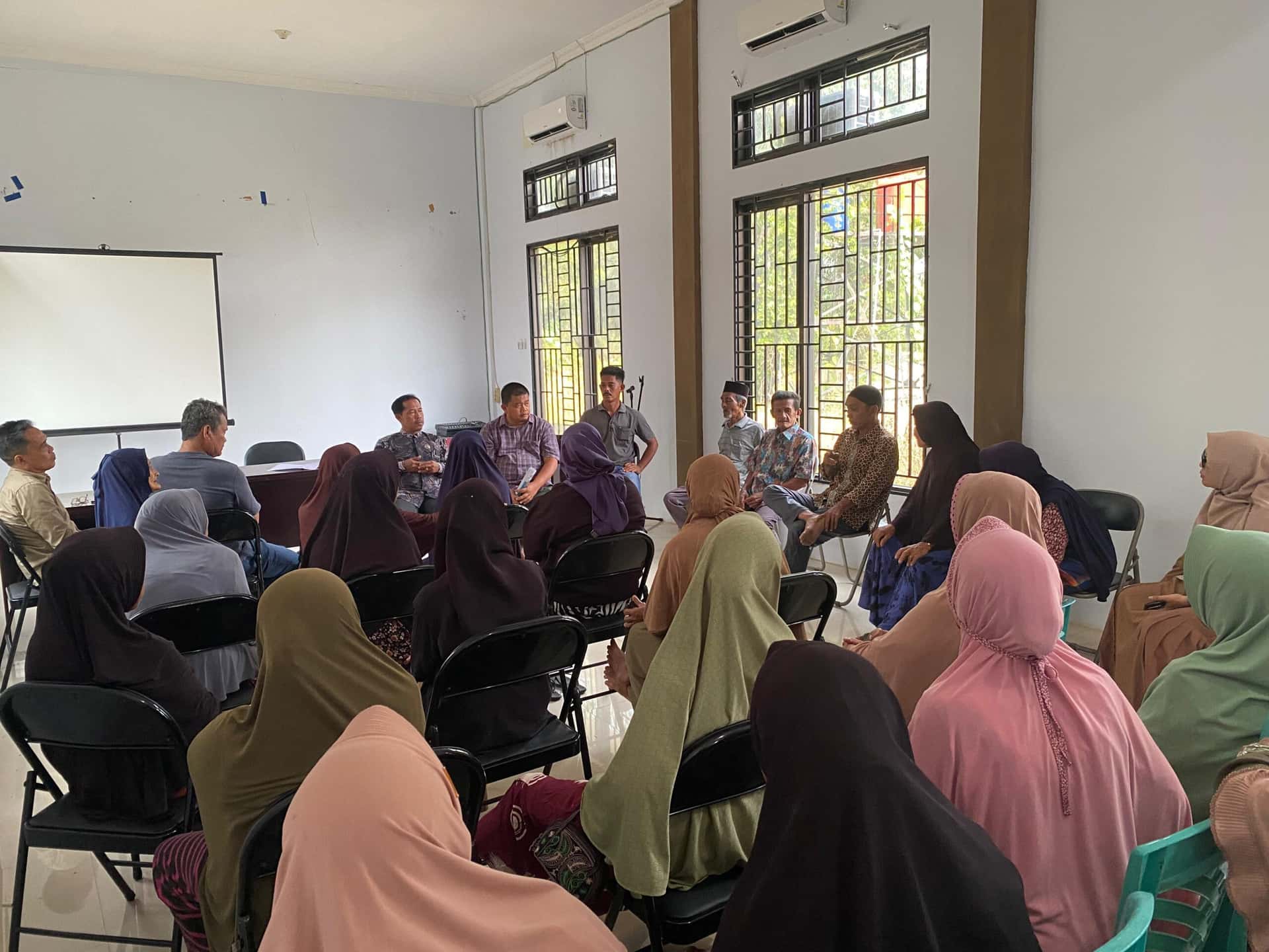 Eks Pj Kades Buloh Dori Empat Bulan Belum Bayar BLT TA 2025, Warga Ngadu ke DPMK