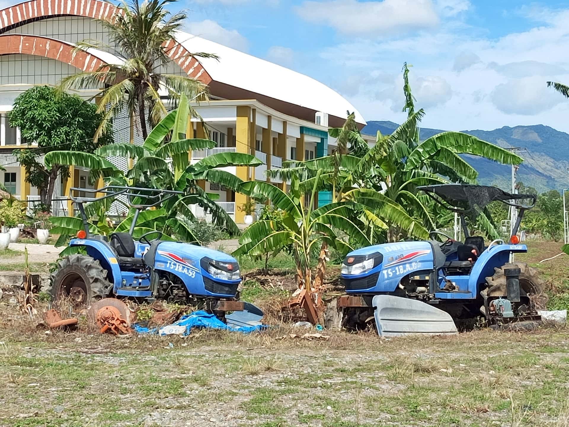 “Dua Traktor Roda Empat Terbengkalai di RSJ Aceh: Aset Miliaran Rupiah Dibiarkan Membusuk?”