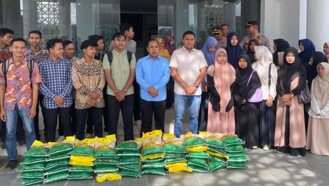 Polda Aceh Salurkan Bantuan Beras untuk Mahasiswa UIN Ar-Raniry