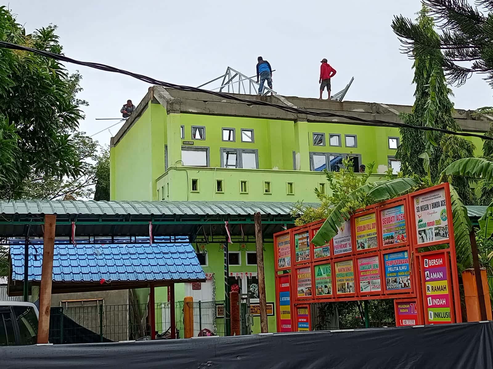 Proyek ‘Siluman’ di SDN 1 Banda Aceh Berlanjut: Papan Informasi Lenyap, Kepala Sekolah Bungkam