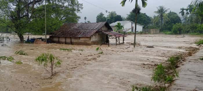 Banjir Terjang 16 Wilayah di Aceh: 20 Ribu Warga Mengungsi, Satu Orang Hilang