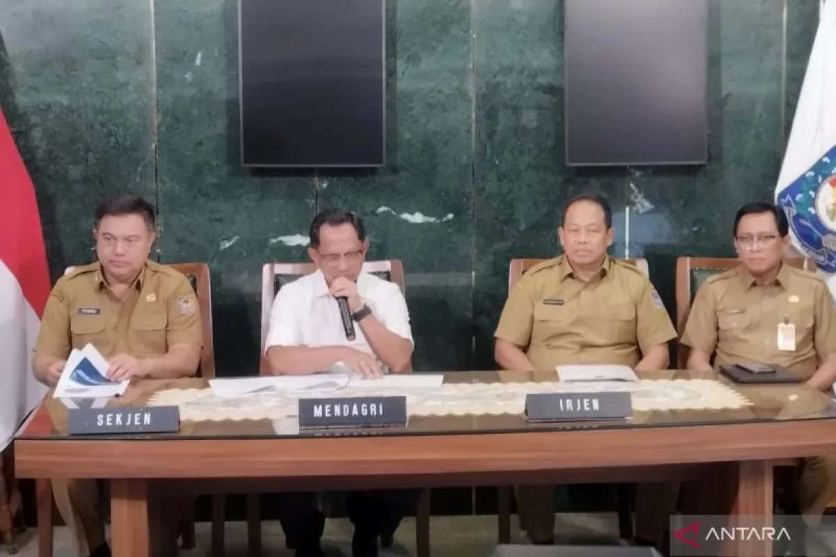 Mendagri Tegas: Bupati Aceh Selatan Diberhentikan Sementara