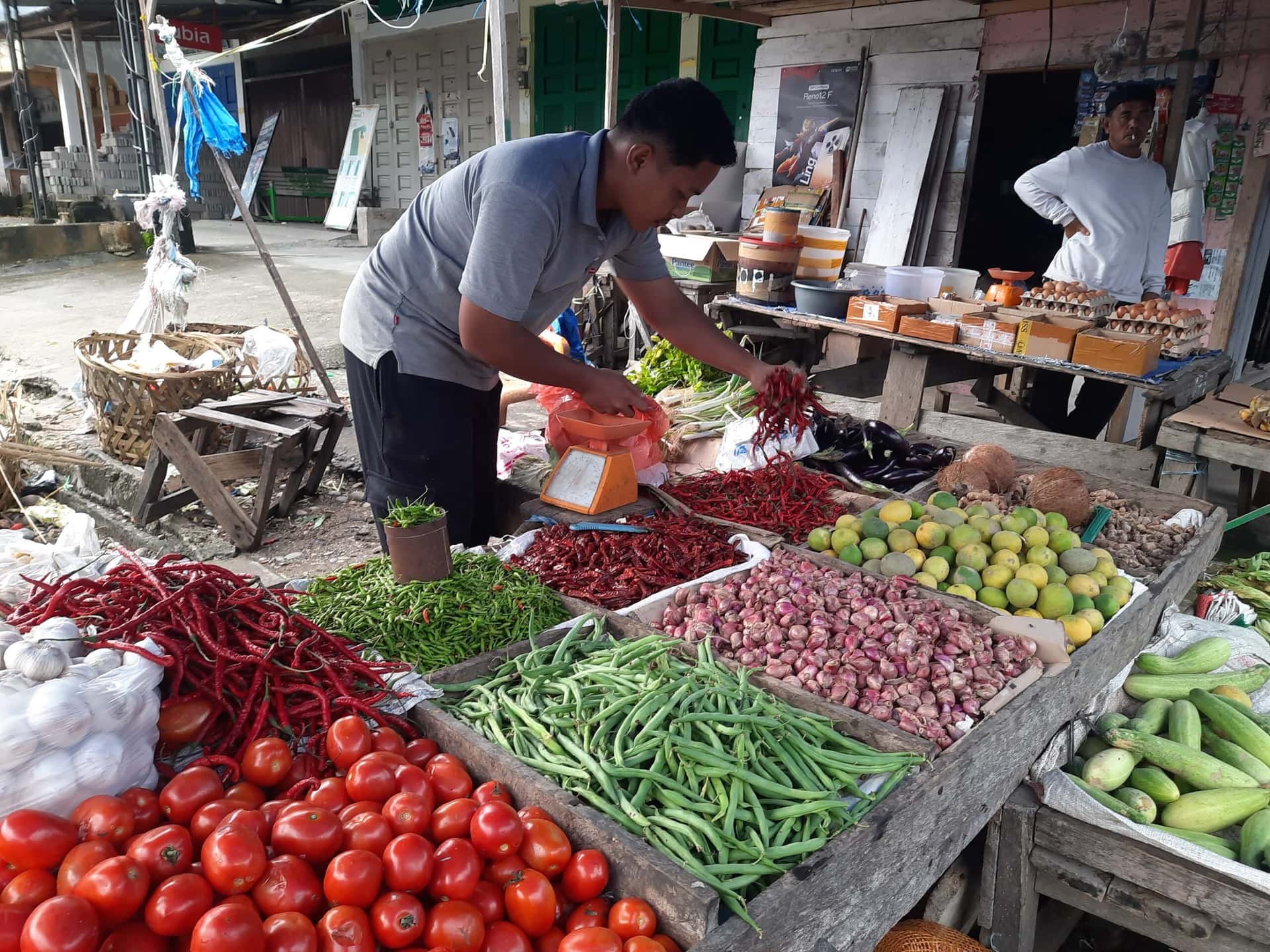 Cek Harga Pasar Kota Fajar: Cabai Merah Turun Jadi Rp50 Ribu, Ayam Potong Meroket