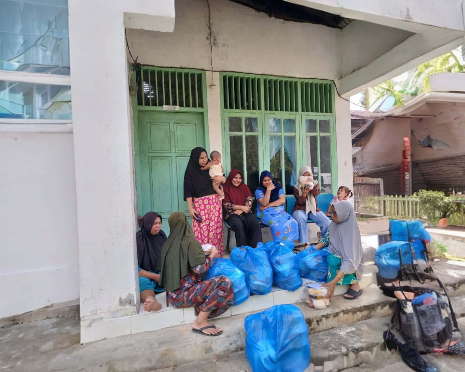 Anak TK Cahaya Bunda dan Posyandu Desa Pulokambing Nikmati Program MBG