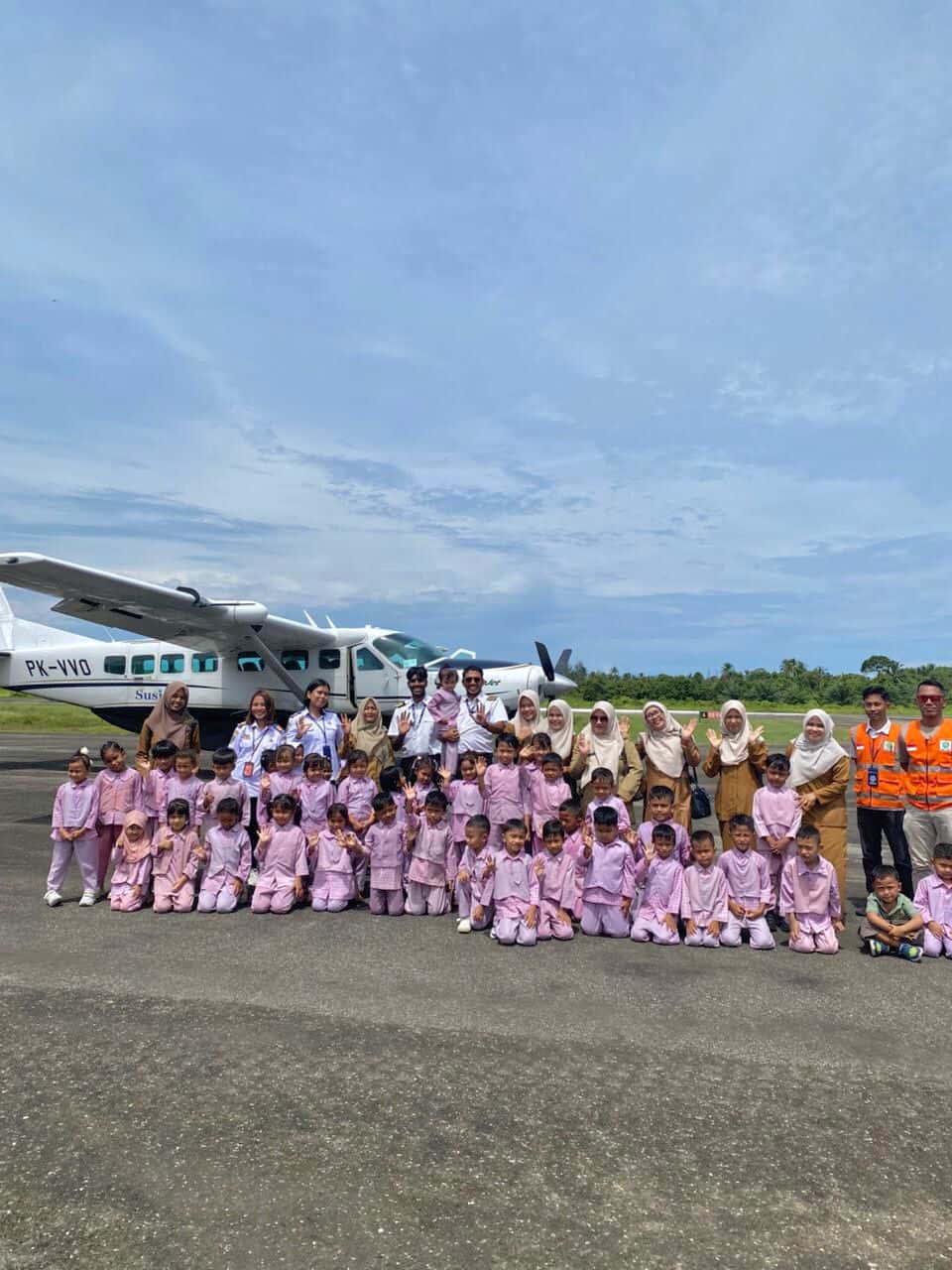 TK Dharma Wanita Outing Class Kunjungi Bandara Teuku Cut Ali
