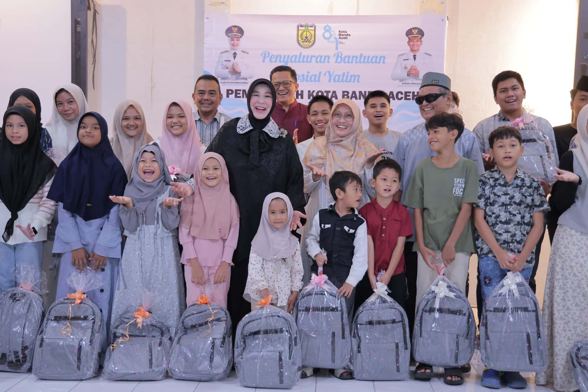 Sambut Tahun Ajaran Baru, Pemko Banda Aceh Salurkan Perlengkapan Sekolah untuk 250 Anak Yatim