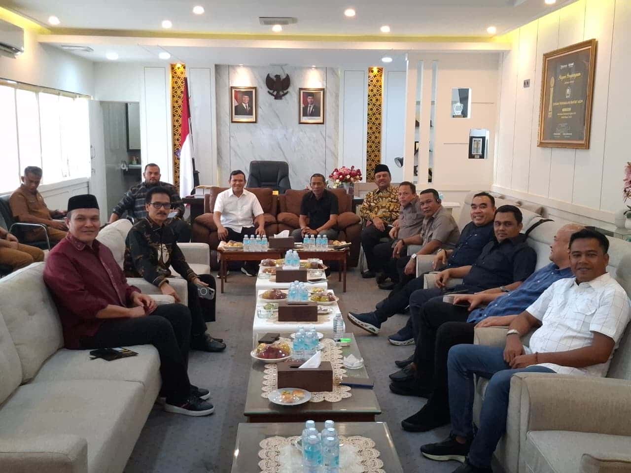 Bahas Perubahan UUPA dan Kelanjutan Dana Otsus 2027, Wagub Dek Fadh dan Pimpinan DPRA Perkuat Sinergi