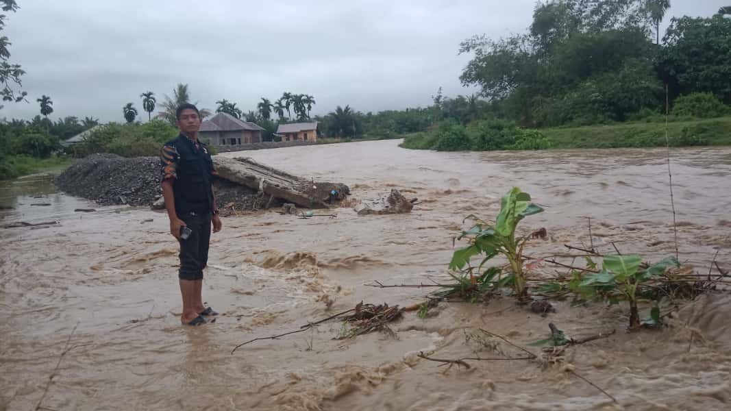 Alat Berat Dikerahkan Menangani Tanggul Jebol dan Material Banjir di Aceh Tenggara