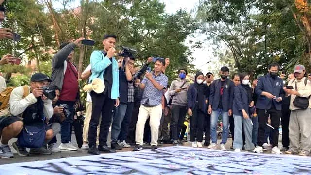 Rupiah Makin Terpuruk, Mahasiswa Ultimatum Pemerintah 18 Hari atau “Reformasi Jilid 2”
