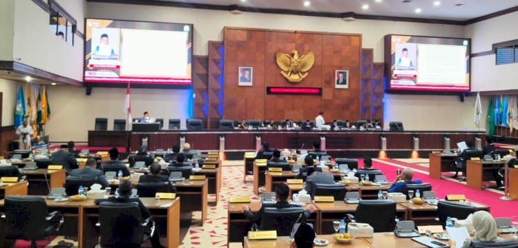 DPRA Gelar Rapat Paripurna Penetapan Ali Basrah Sebagai Wakil Ketua 