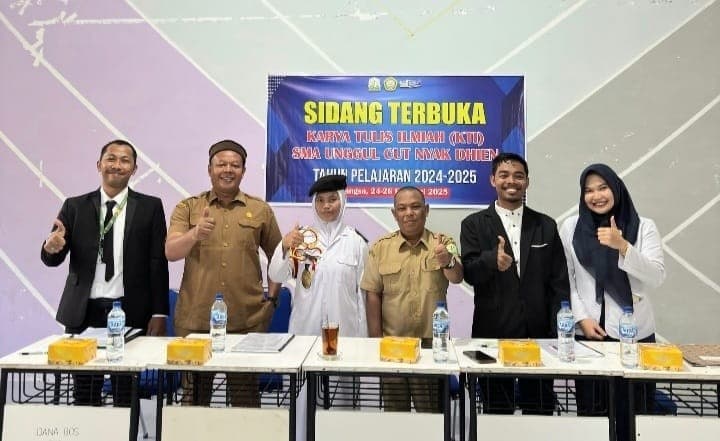 35 Siswa SMA Unggul Cut Nyak Dien Langsa Melaksanakan Sidang KTI