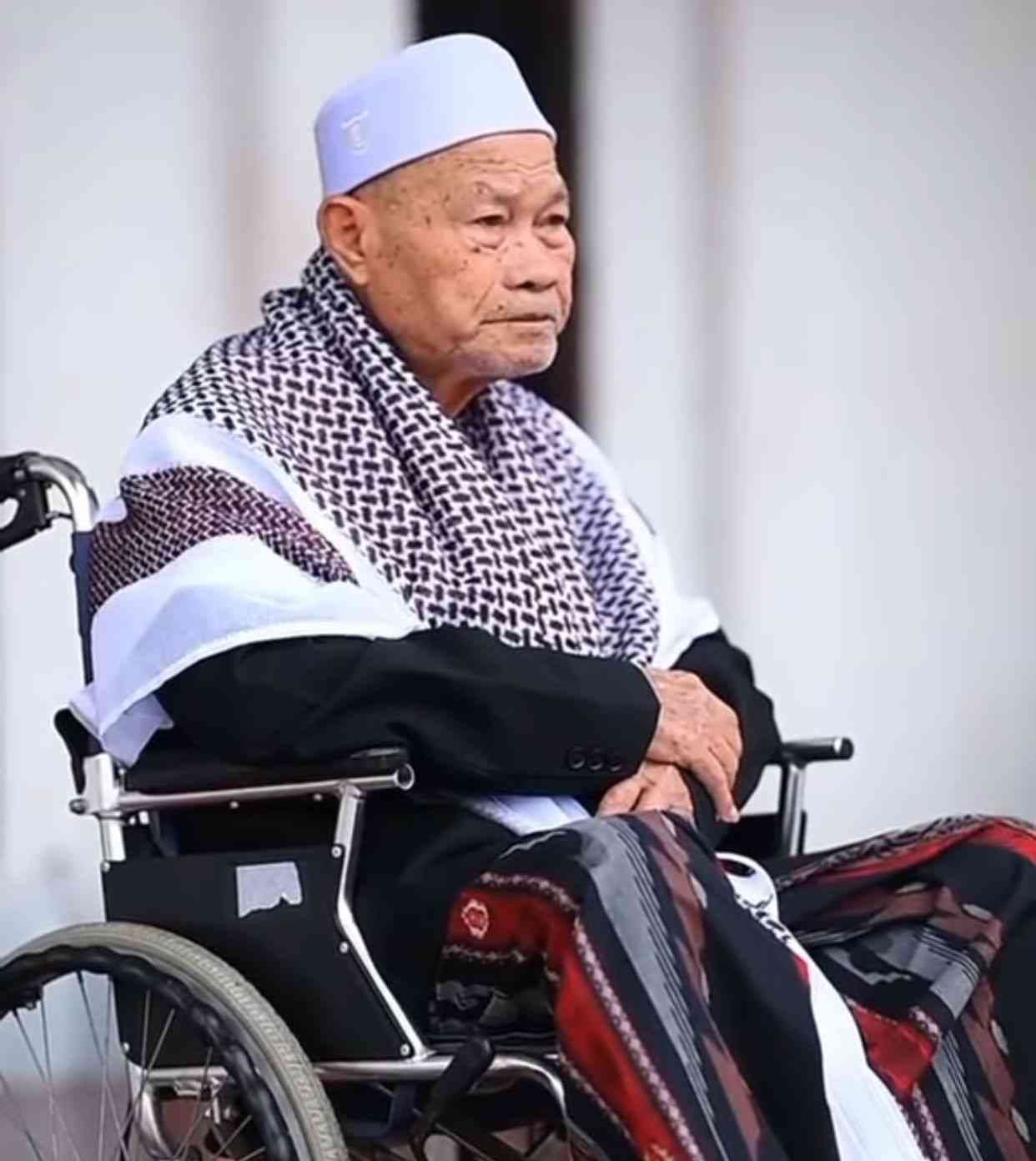 Bumi Aceh Berduka,Ulama Karismatik Aceh Abu Kuta Krueng, Tutup Usia