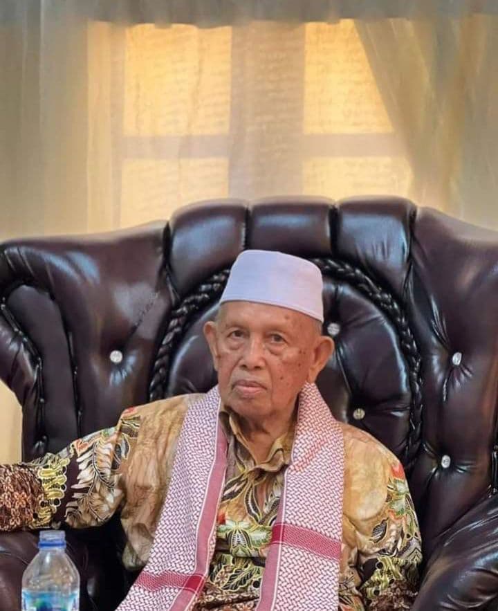 Di Hari Yang Sama, Ulama Karismatik Aceh, Aba Budi Lamno, Menutup Mata Untuk Selamanya