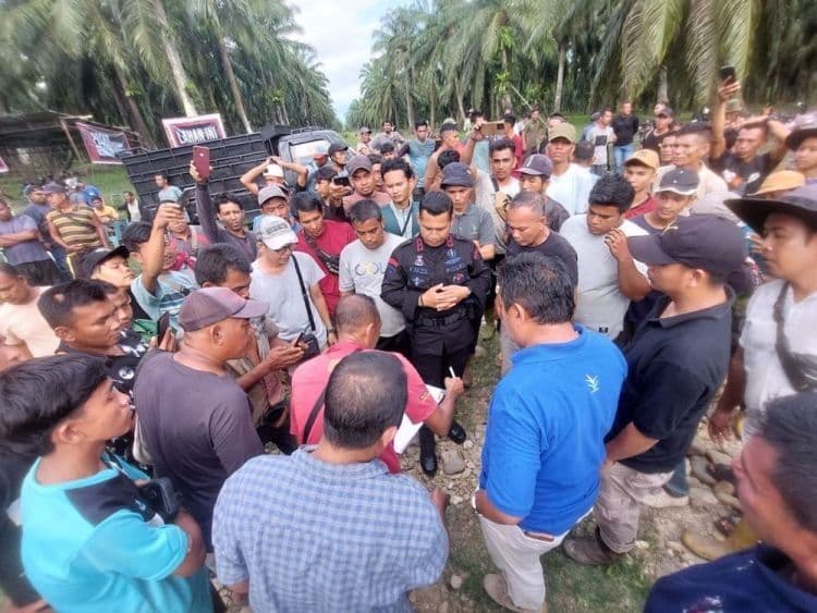 Bupati Mendengar, Tapi Tidak Semua Suara Ketika Warga Seuneubok Pusaka Berteriak di Tengah Kesunyian Pemerintah 
