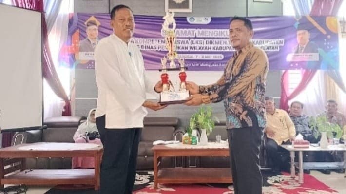 SMKN 1 Tapaktuan Raih Juara Umum LKS Jenjang SMK Tingkat Kabupaten
