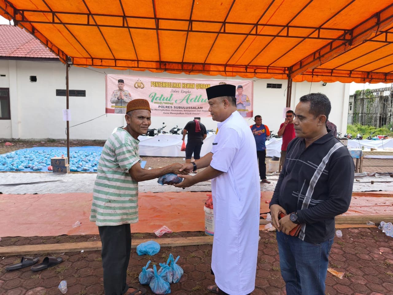 Polres Subulussalam Sembelih 7 Ekor Sapi Qurban