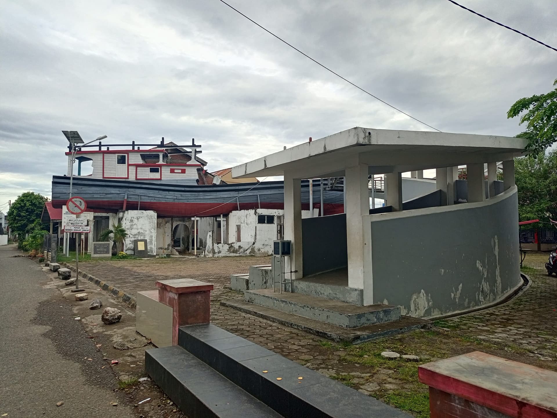 Kapal Di Atas Rumah, Situs Tsunami Aceh Memprihatinkan, Tidak Terurus dan Sepi Perhatian
