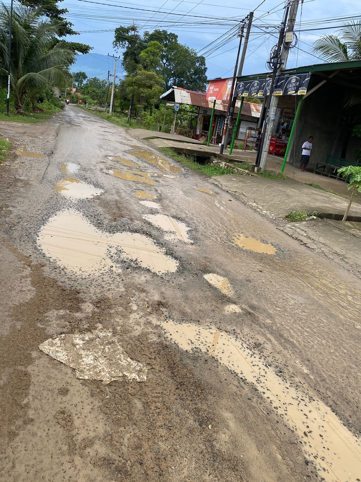 Bak Kubangan Kerbau, Jalan Rusak di Meunasah Manyet Aceh Besar Kerap “Makan Korban”