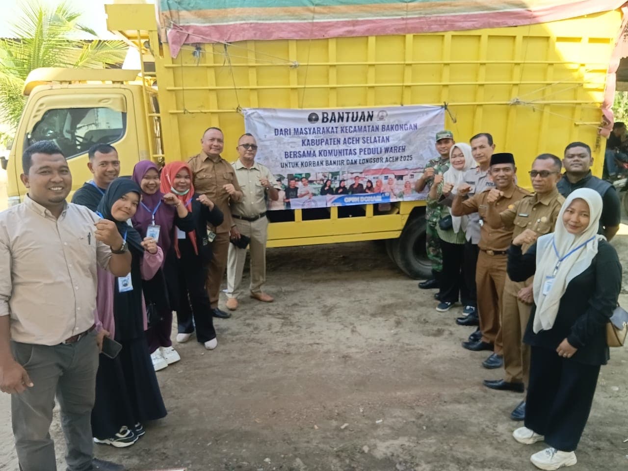Peduli Banjir Tamiang, Masyarakat Bakongan dan Komunitas Peduli Wareh Kirim Satu Truk Bantuan