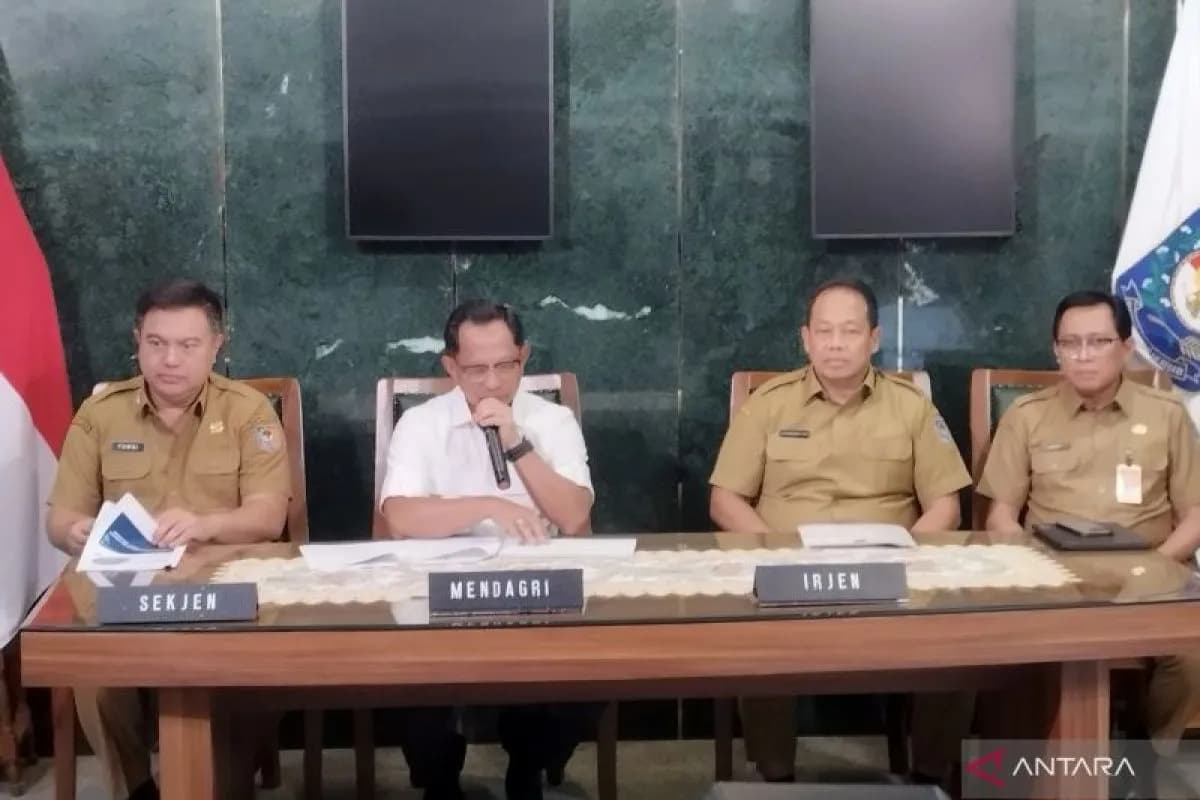 Mendagri Tegas: Bupati Aceh Selatan Diberhentikan Sementara