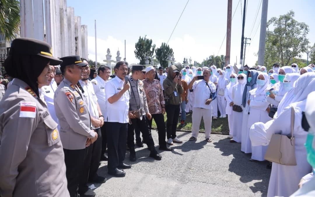 Menanti Kepastian Status, Ratusan Nakes Aceh Besar Desak Perpanjangan SK Bakti di Kantor Bupati