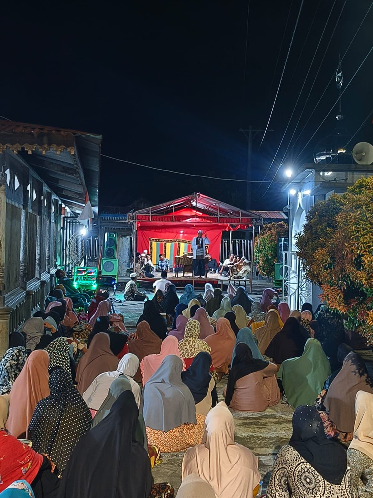 Perkuat Iman dan Silaturahmi, Warga Pulokambing Peringati Isra’ Mi’raj dengan Tradisi Kenduri Apam