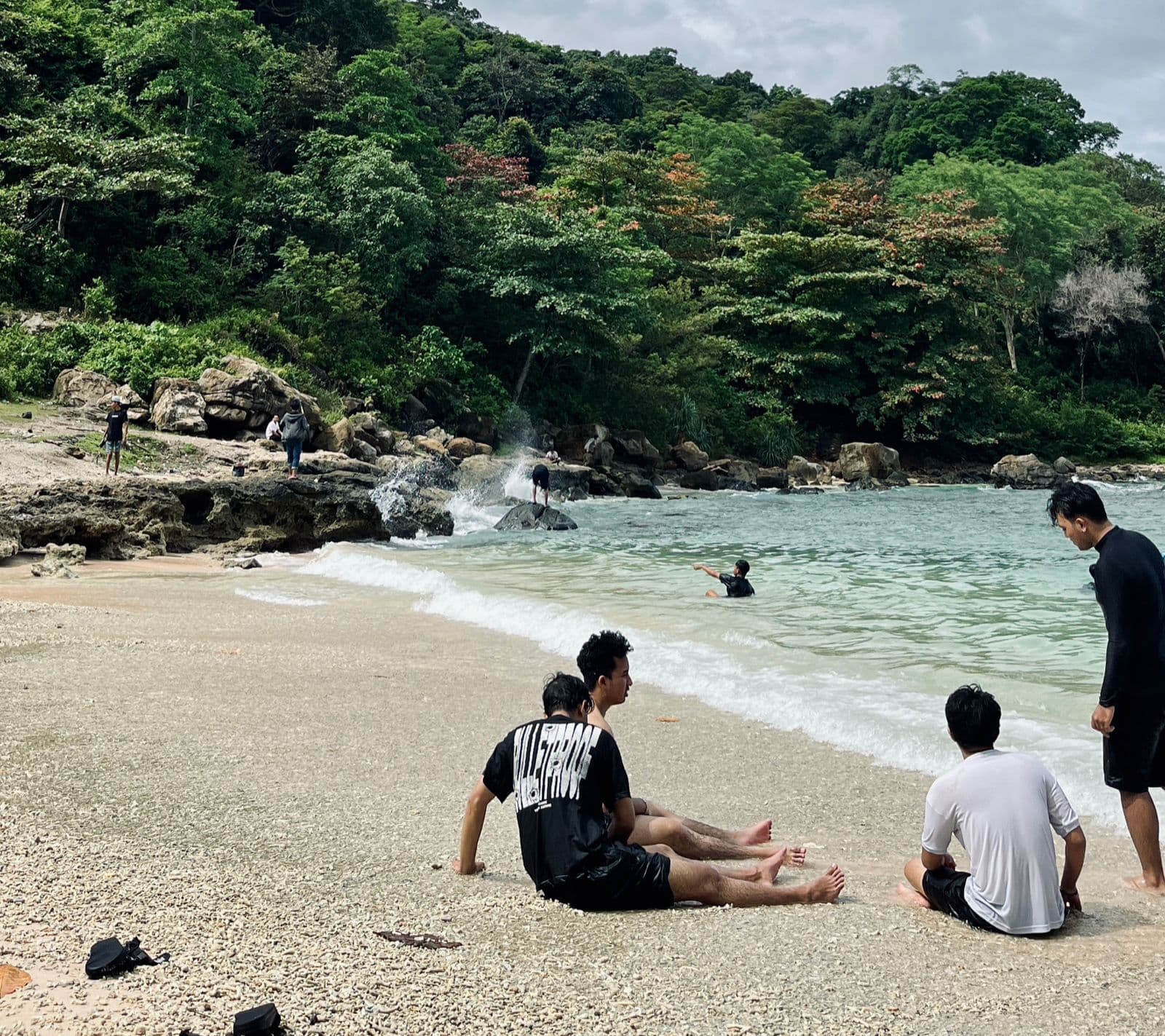 Surga Tersembunyi di Ujung Besar, Lhok Mata Ie Jadi Lokasi “Healing” Favorit Gen Z Akhir Pekan Ini