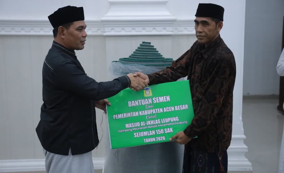 Warga Leupung Sambut Hangat Safari Ramadhan, Bantuan Masjid Dinilai Tepat Sasaran