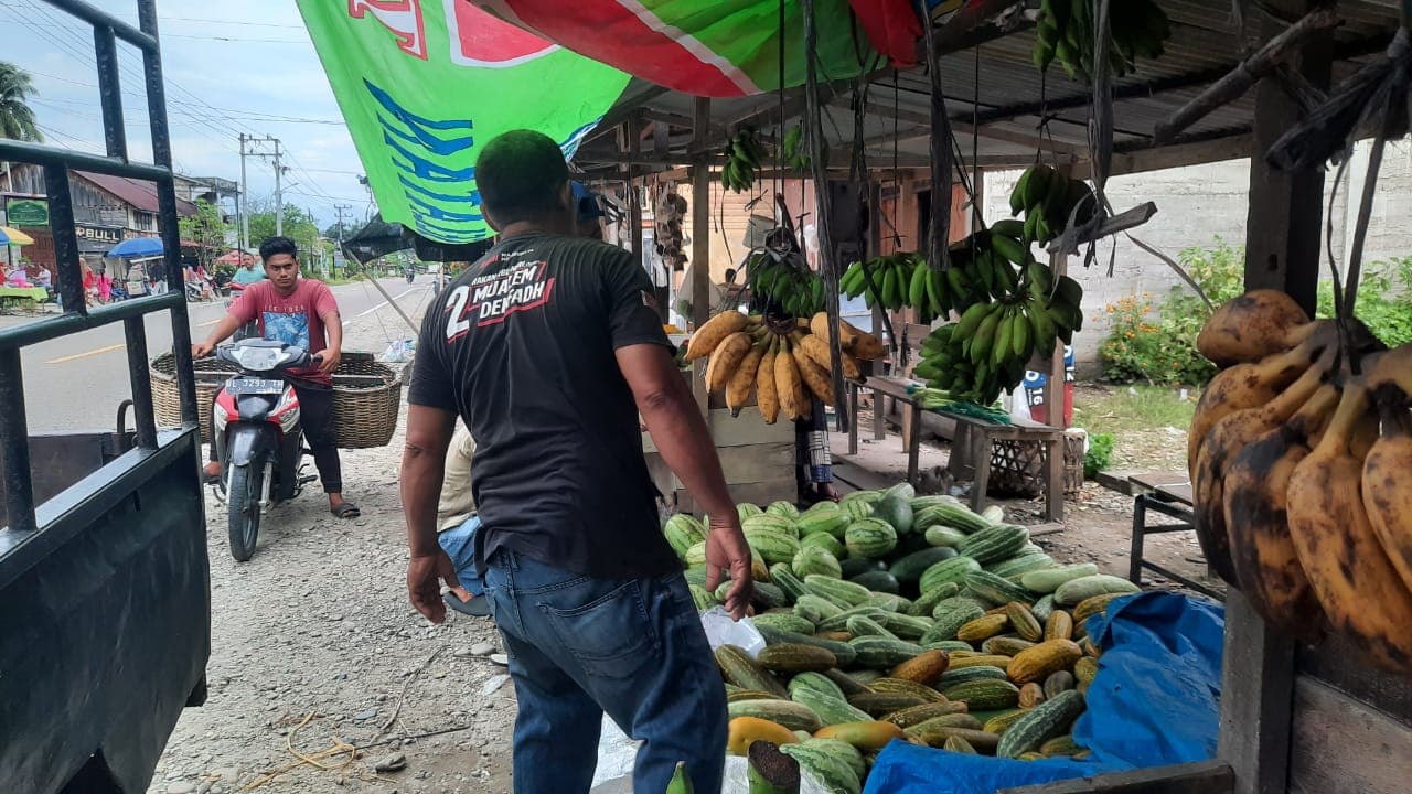 Semangka dan Timun Suri Pasie Lembang Laris di Krueng Batee, Jadi Menu Favorit Minuman Saat Berbuka Puasa