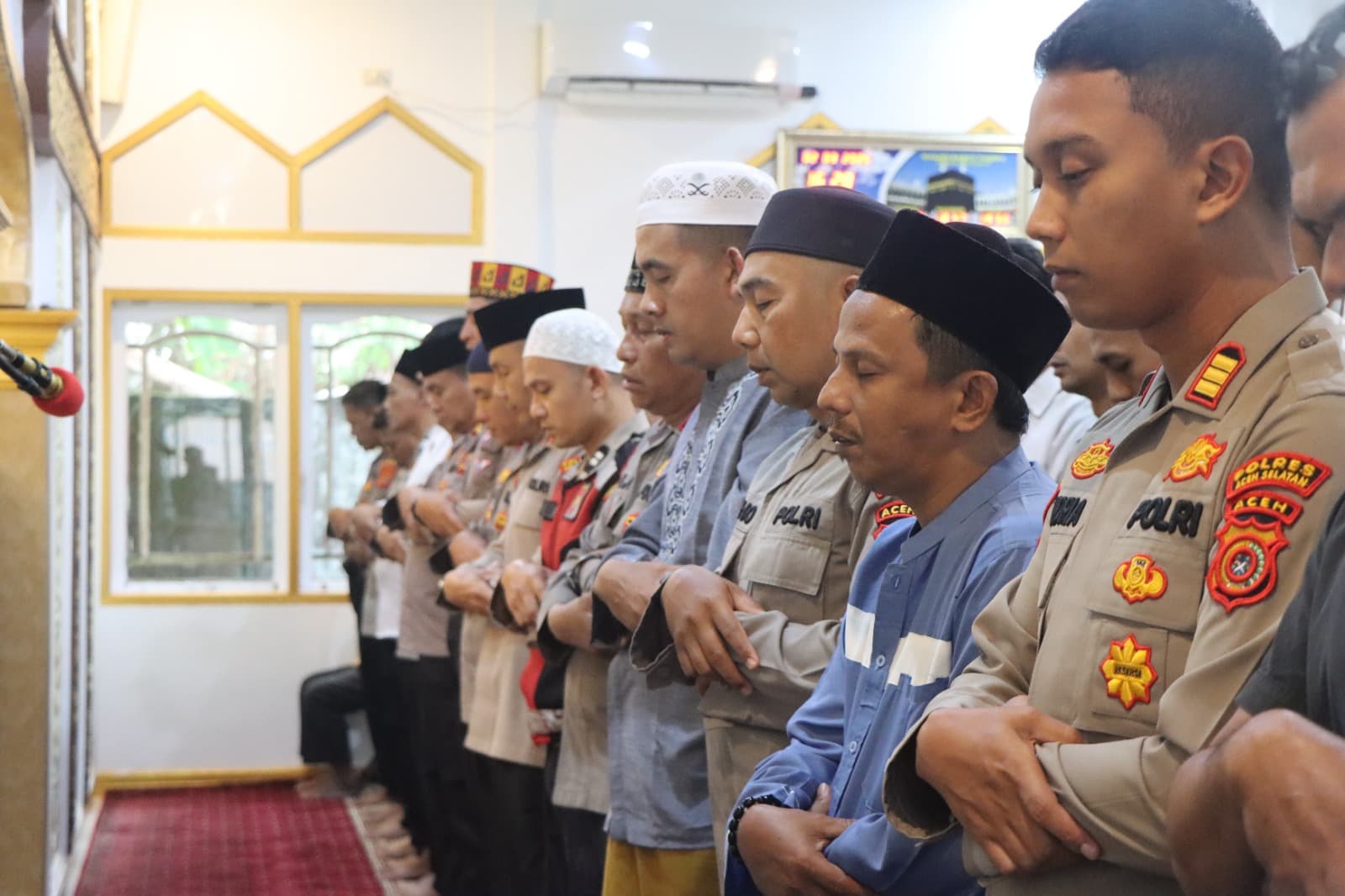 POLRES ACEH SELATAN GELAR SHOLAT GHAIB DAN DOA BERSAMA UNTUK ALMARHUM TRI SUTRISNO