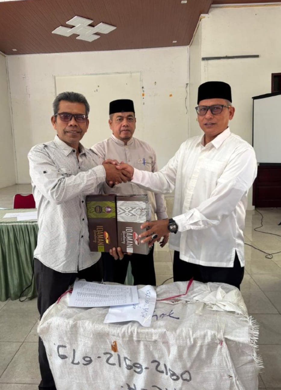 2.040 Ija Krong Disalurkan, Bentuk Perhatian Pemkab Aceh Besar kepada Aparatur Masjid
