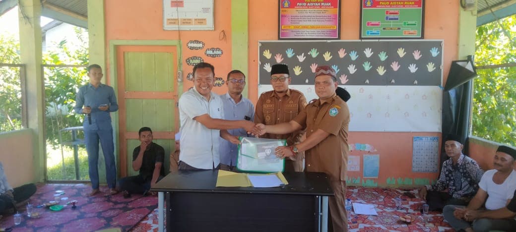 Antar Tugas dan Penyerahan Aset Desa Digelar, T. Zuhar Nizan Resmi Mulai Pengabdian Membangun Gampong Ruak